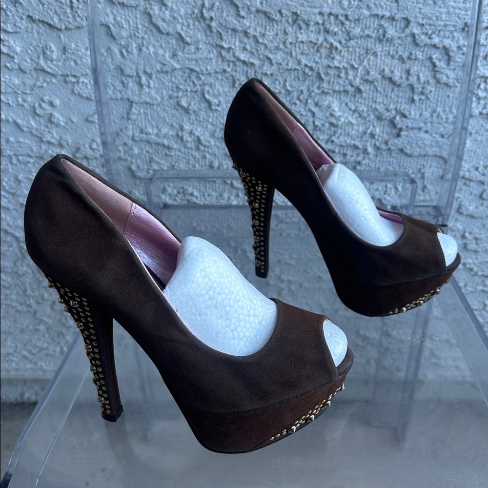 Maker’s Peep-Toe stiletto Heels size 7- used in good condition